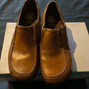 Earth Shoe Reagan woman’s brown leather  size 8